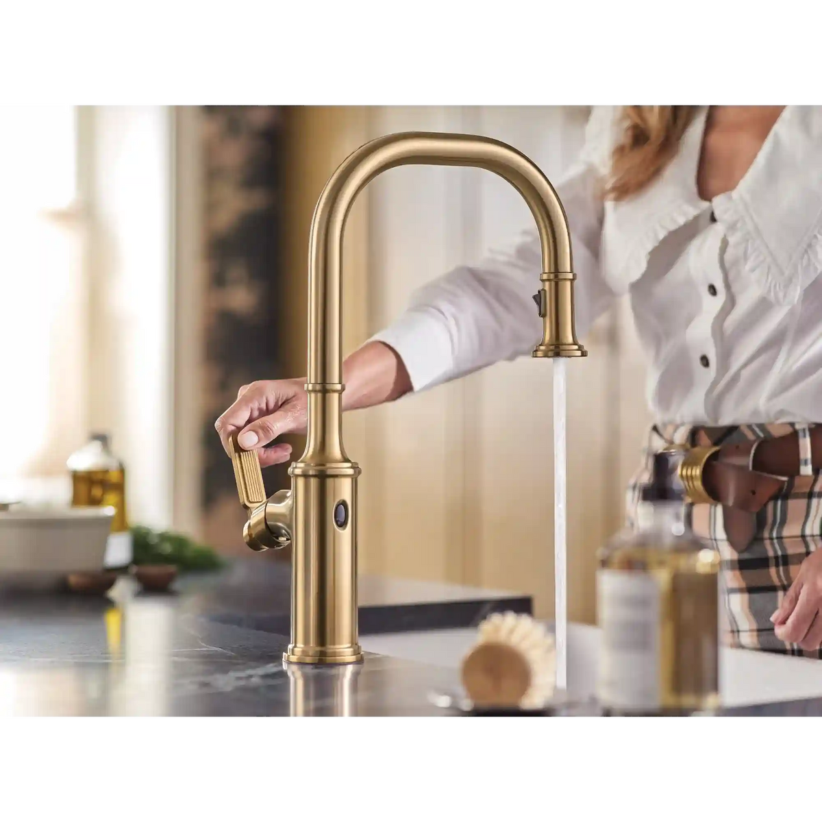 Smyth MotionSense Wave Touchless One-Handle Pulldown Kitchen Faucet