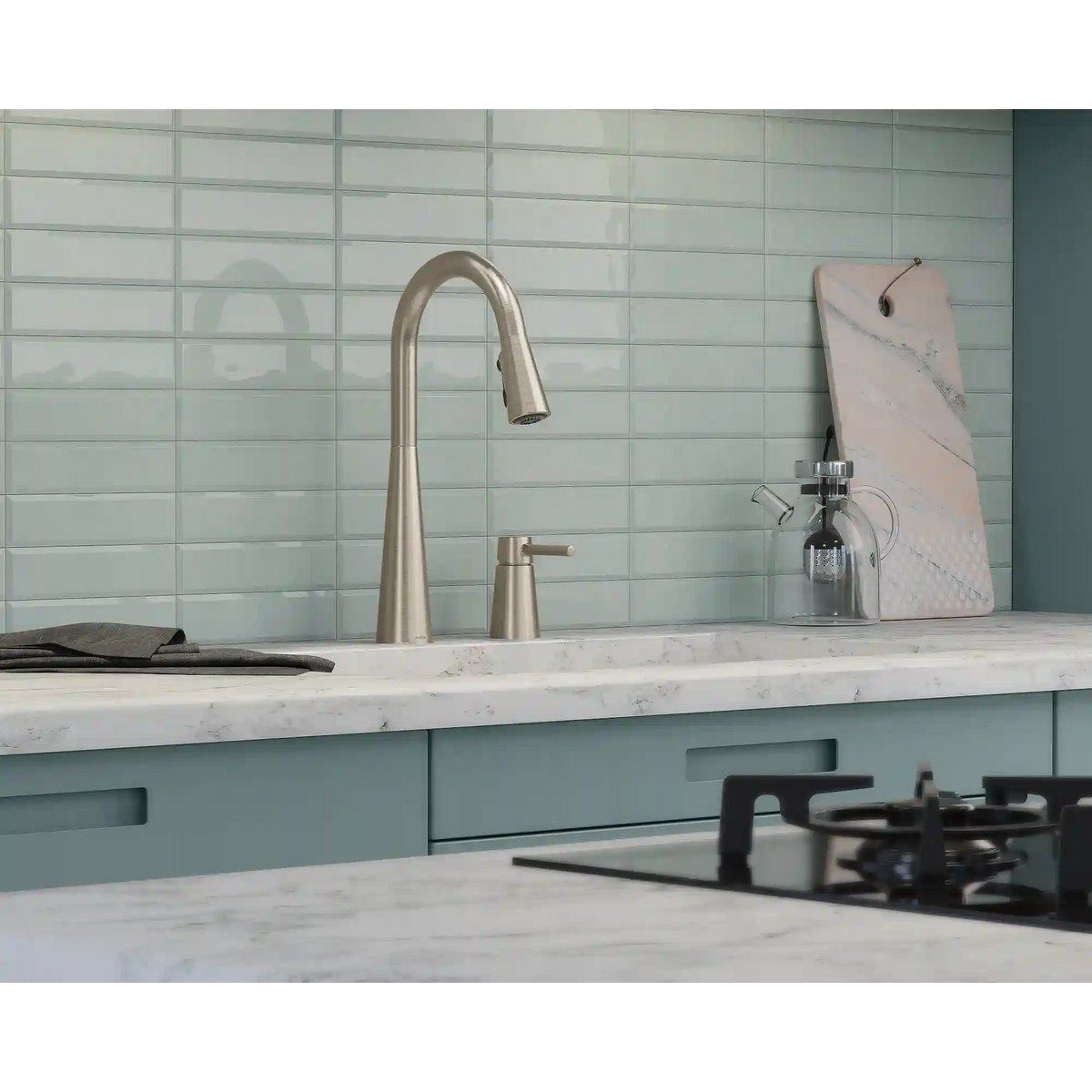 Sleek One-Handle Pulldown Kitchen Faucet