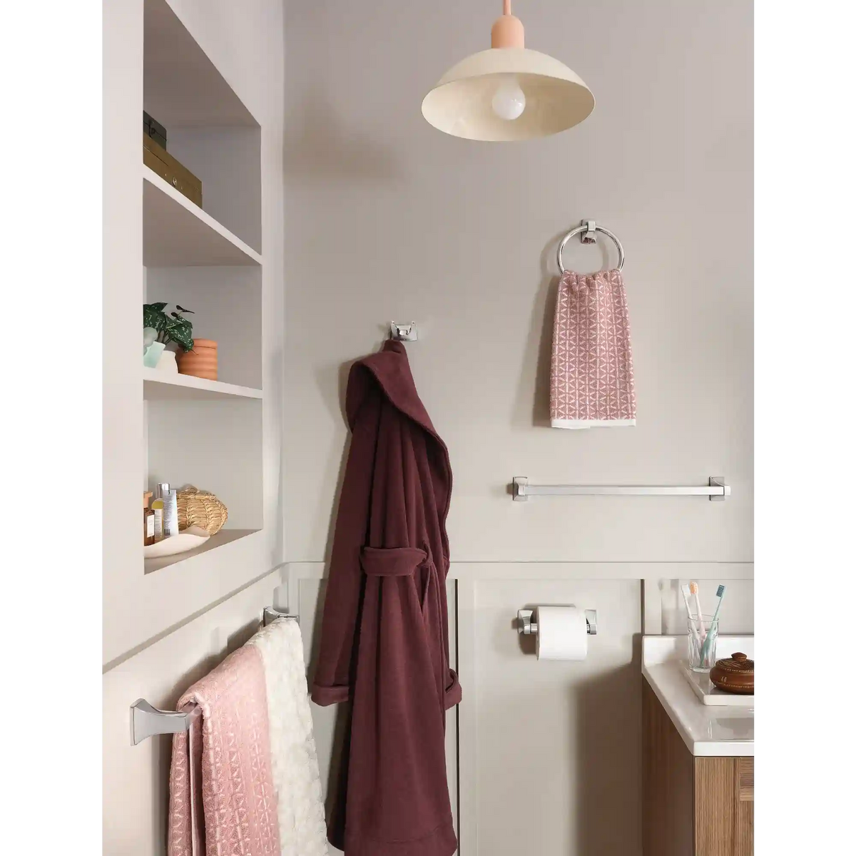 Adler 24" Towel Bar