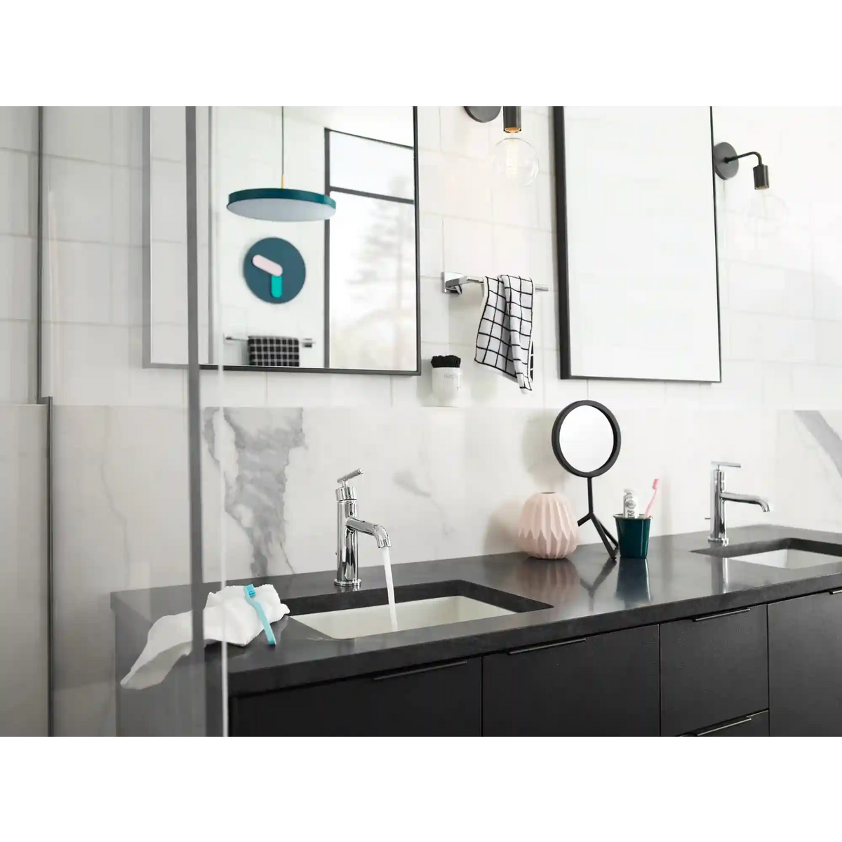 Triva Towel Bar