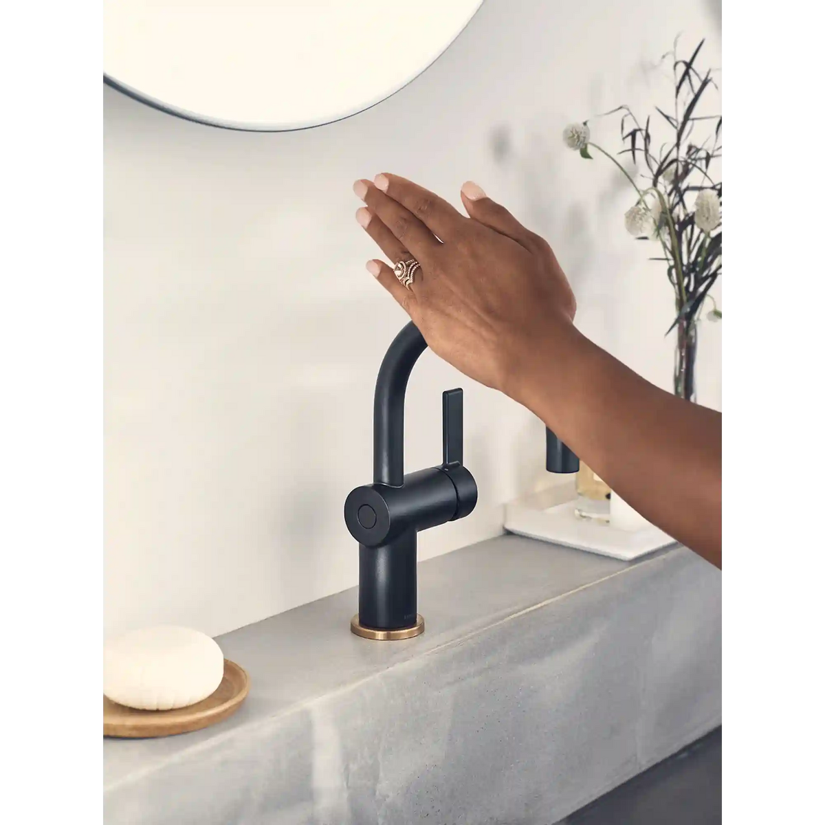 Cia MotionSense Wave One-Handle High Arc Single Sensor Bathroom Faucet