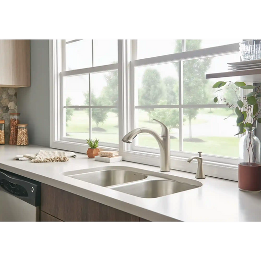 Camerist One-Handle Low Arc Pullout Kitchen Faucet