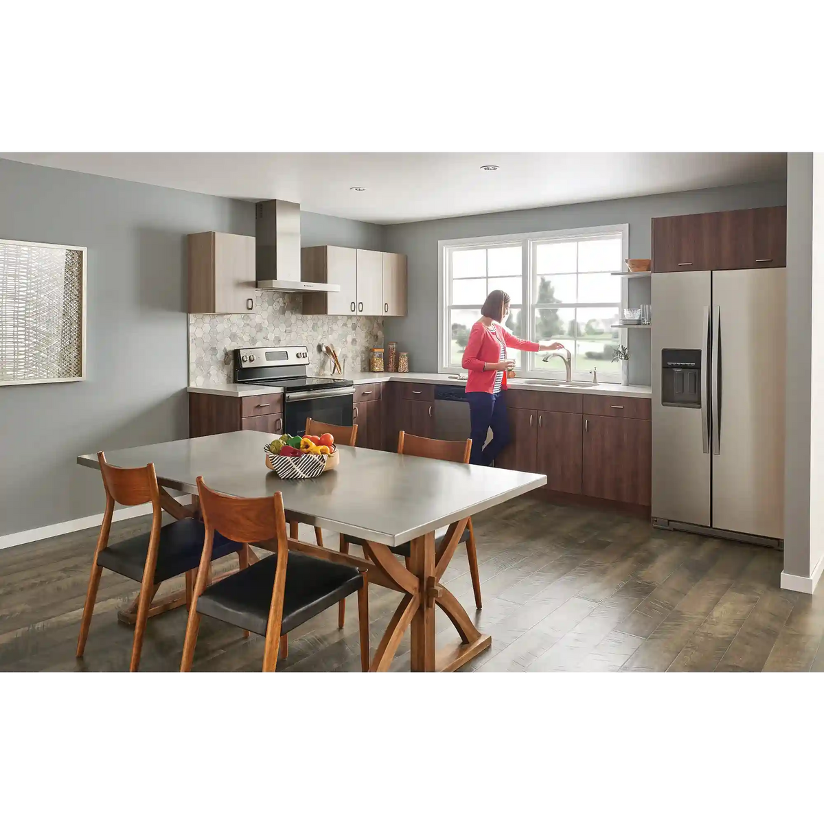 Camerist One-Handle Low Arc Pullout Kitchen Faucet