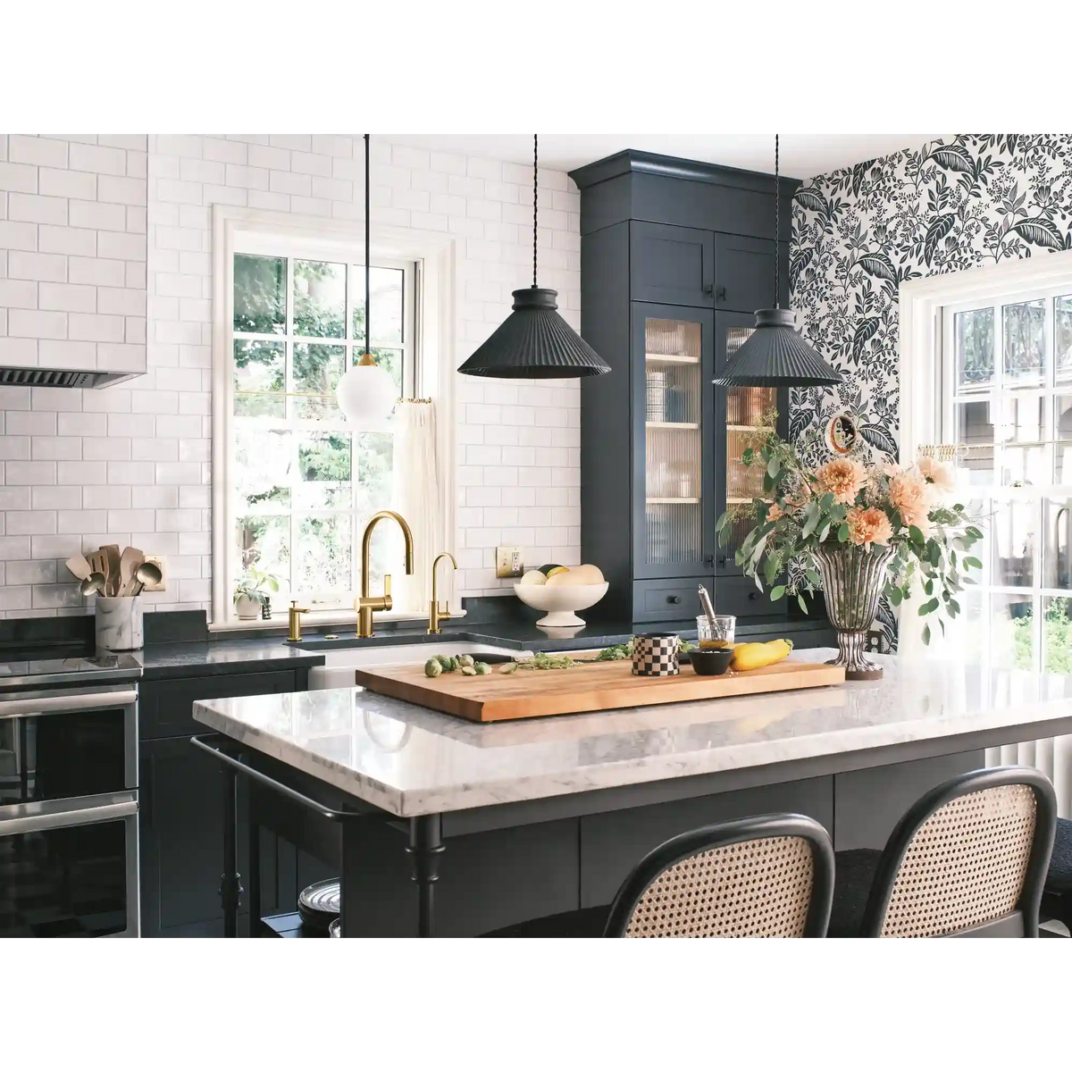 Cia One-Handle High Arc Pulldown Kitchen Faucet