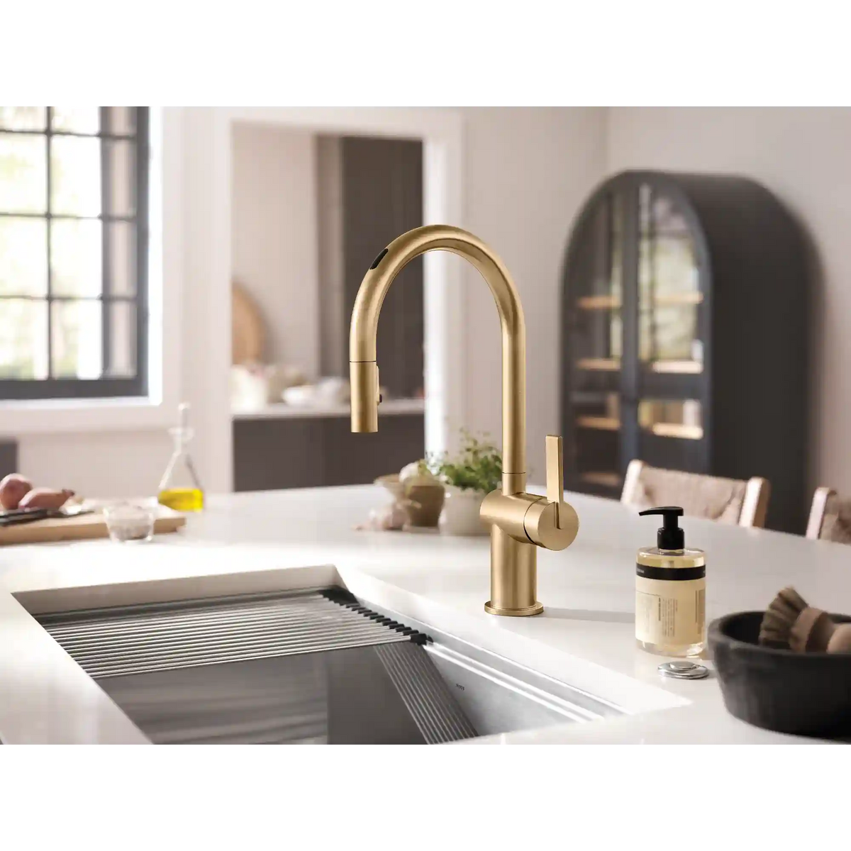 Cia One-Handle High Arc Pulldown Kitchen Faucet