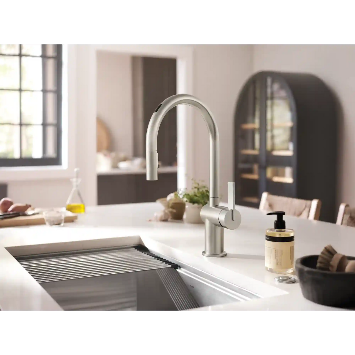 Cia One-Handle High Arc Pulldown Kitchen Faucet
