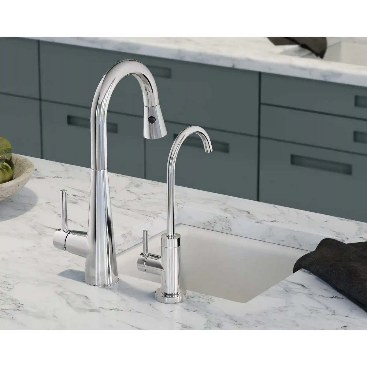 Sleek One-Handle Pulldown Bar Faucet