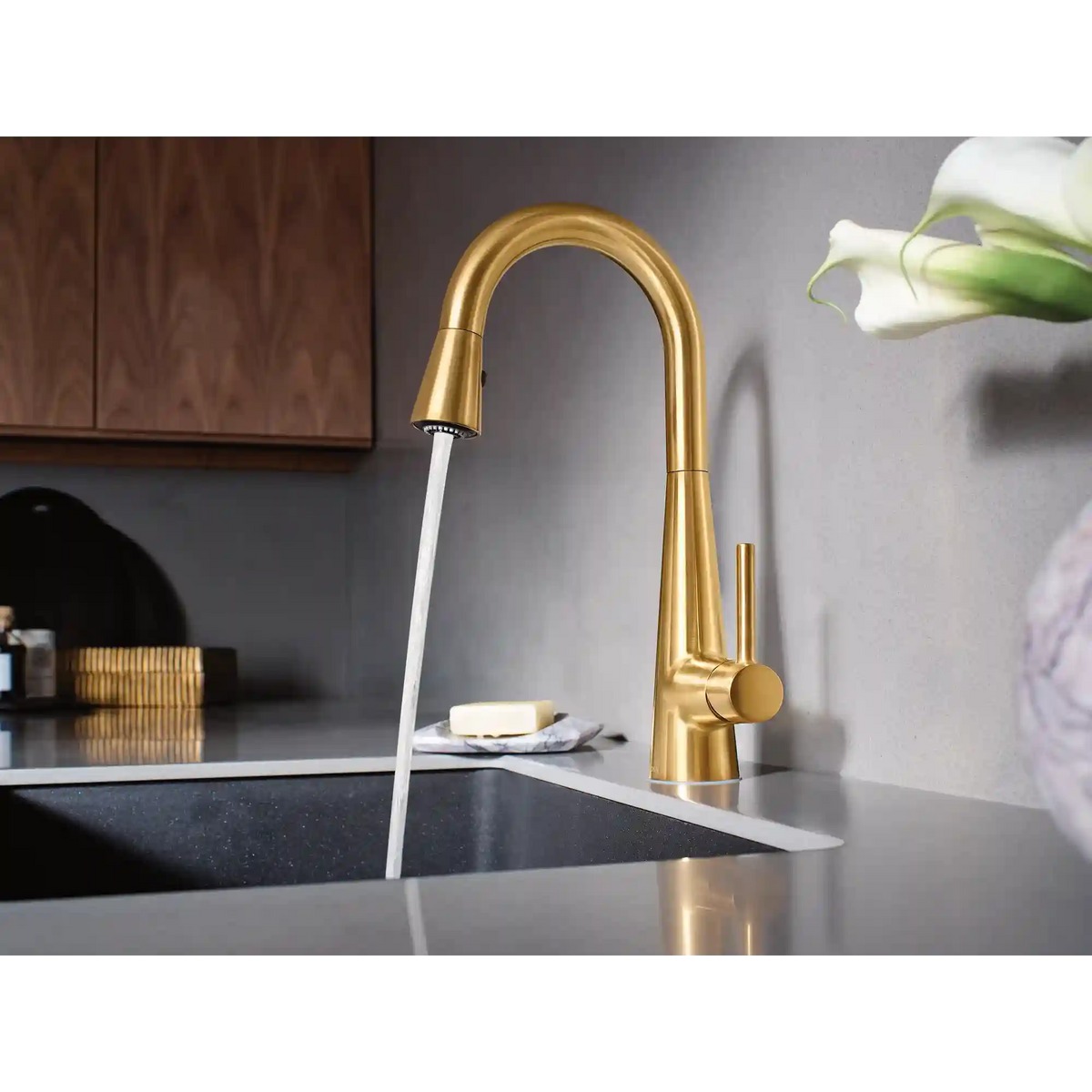 Sleek One-Handle Pulldown Bar Faucet