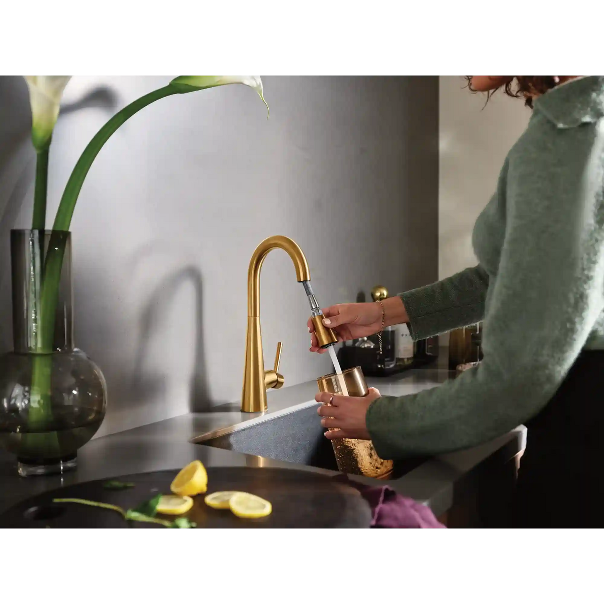 Sleek One-Handle Pulldown Bar Faucet