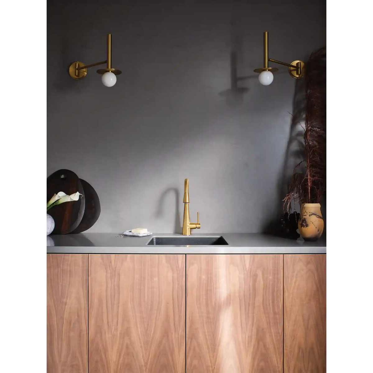 Sleek One-Handle Pulldown Bar Faucet