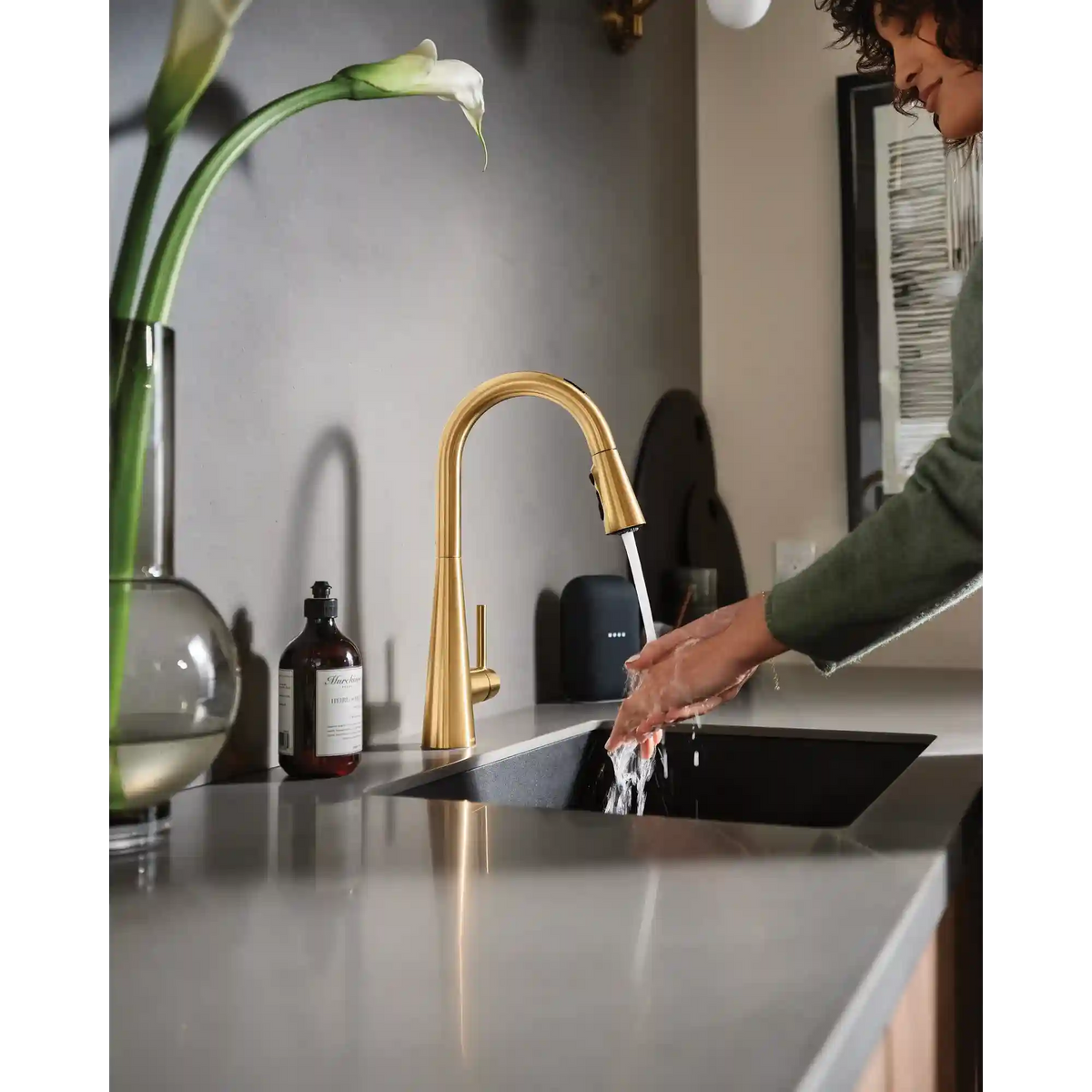 Sleek Smart Faucet Voice Control One-Handle High Arc Pulldown Kitchen Faucet