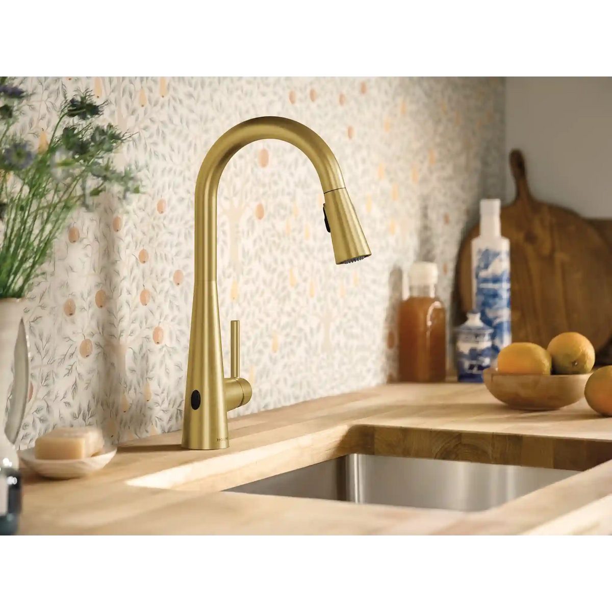 Sleek MotionSense Wave One-Handle High Arc Single Sensor Pulldown Kitchen Faucet