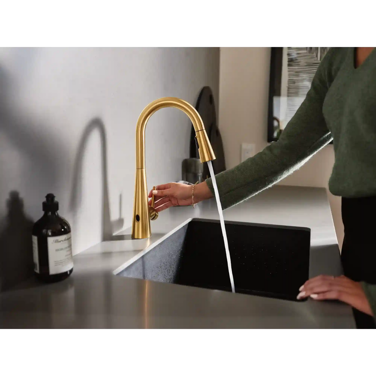 Sleek MotionSense Wave One-Handle High Arc Single Sensor Pulldown Kitchen Faucet