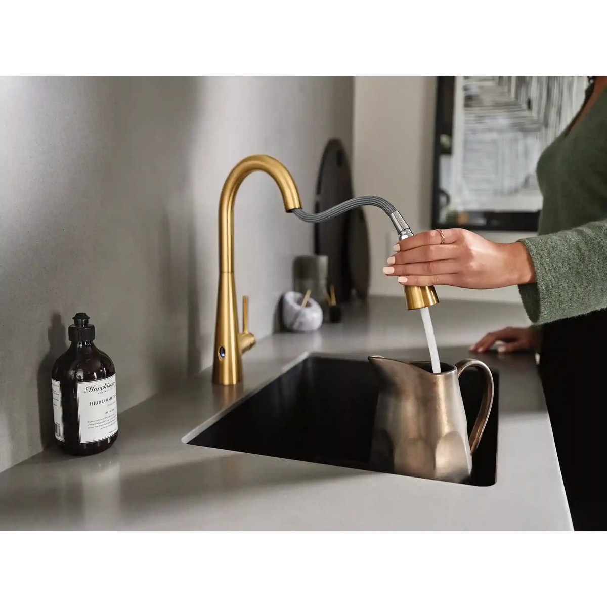 Sleek MotionSense Wave One-Handle High Arc Single Sensor Pulldown Kitchen Faucet