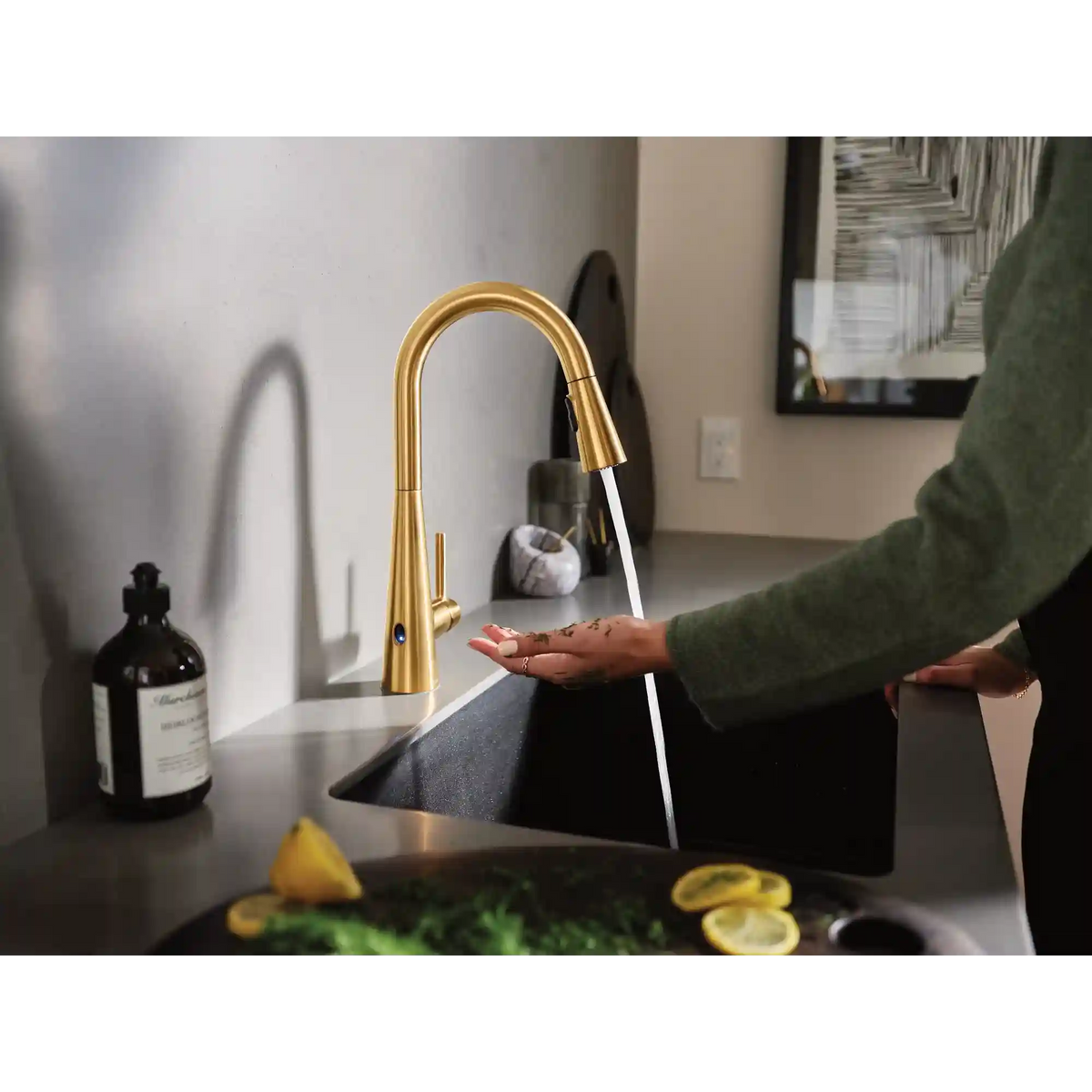 Sleek MotionSense Wave One-Handle High Arc Single Sensor Pulldown Kitchen Faucet