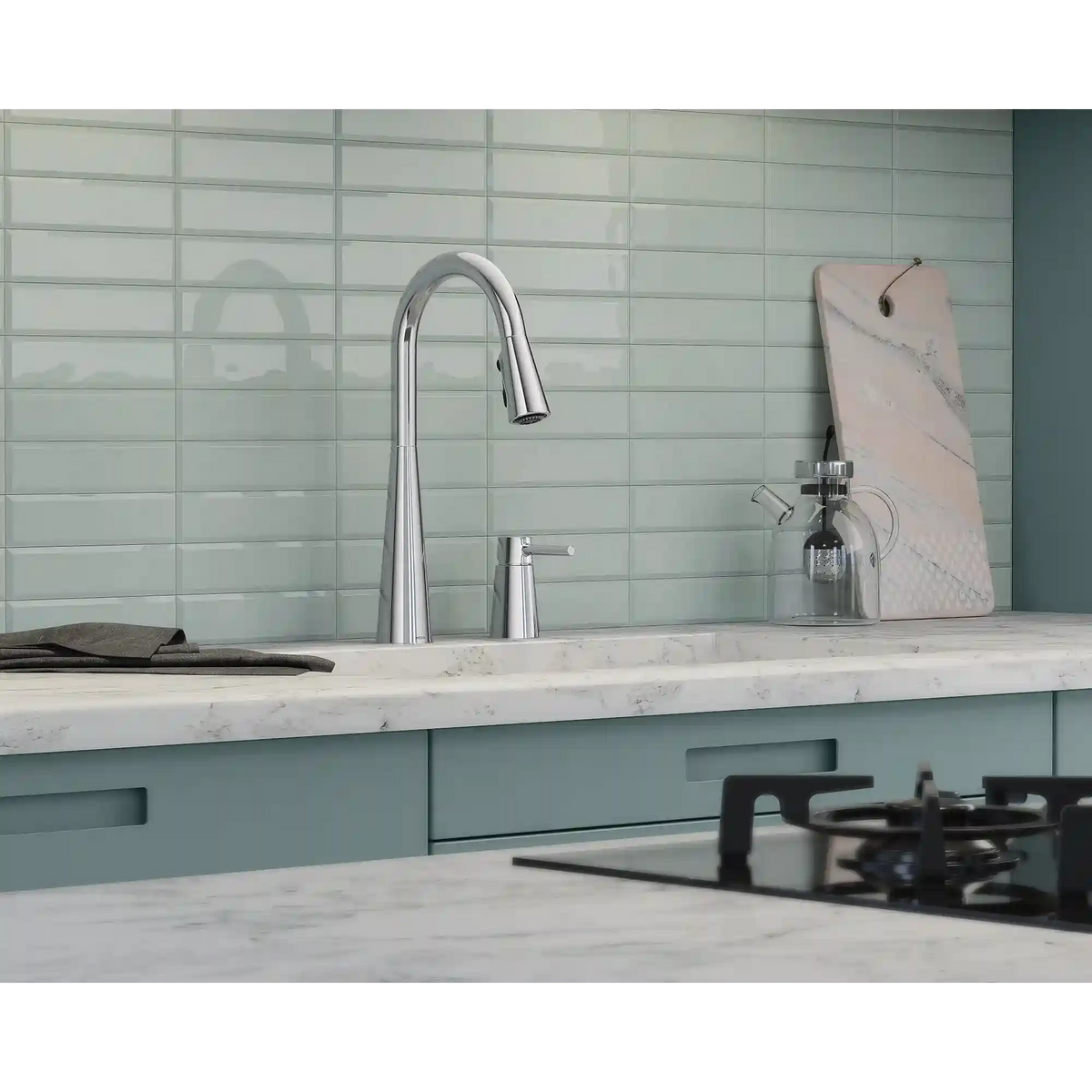 Sleek One-Handle Pulldown Kitchen Faucet
