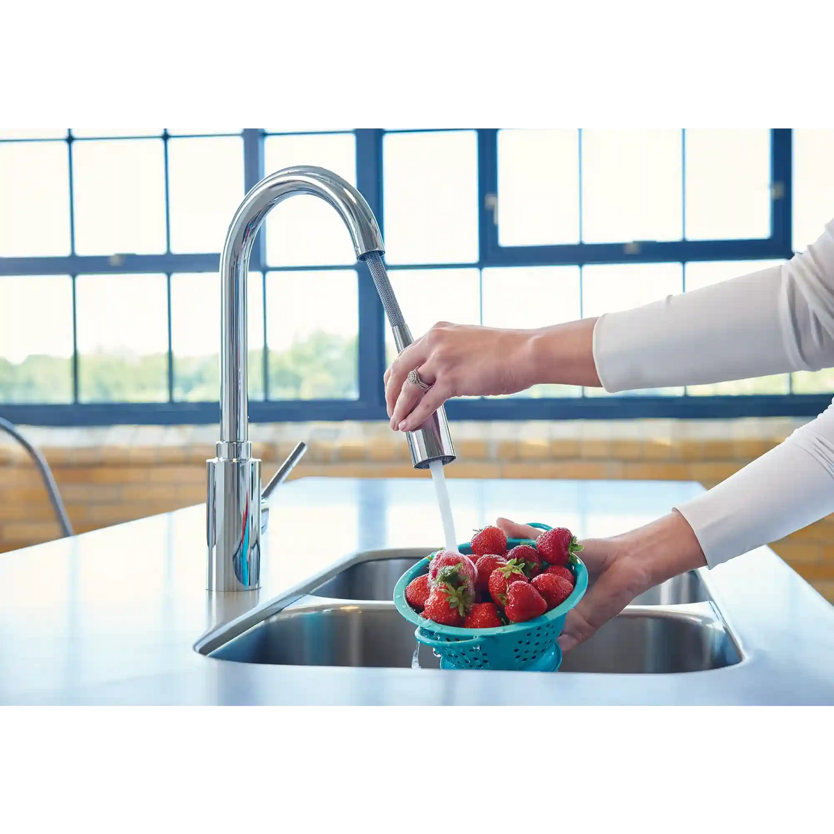 Genta LX One-Handle High Arc Pulldown Kitchen Faucet