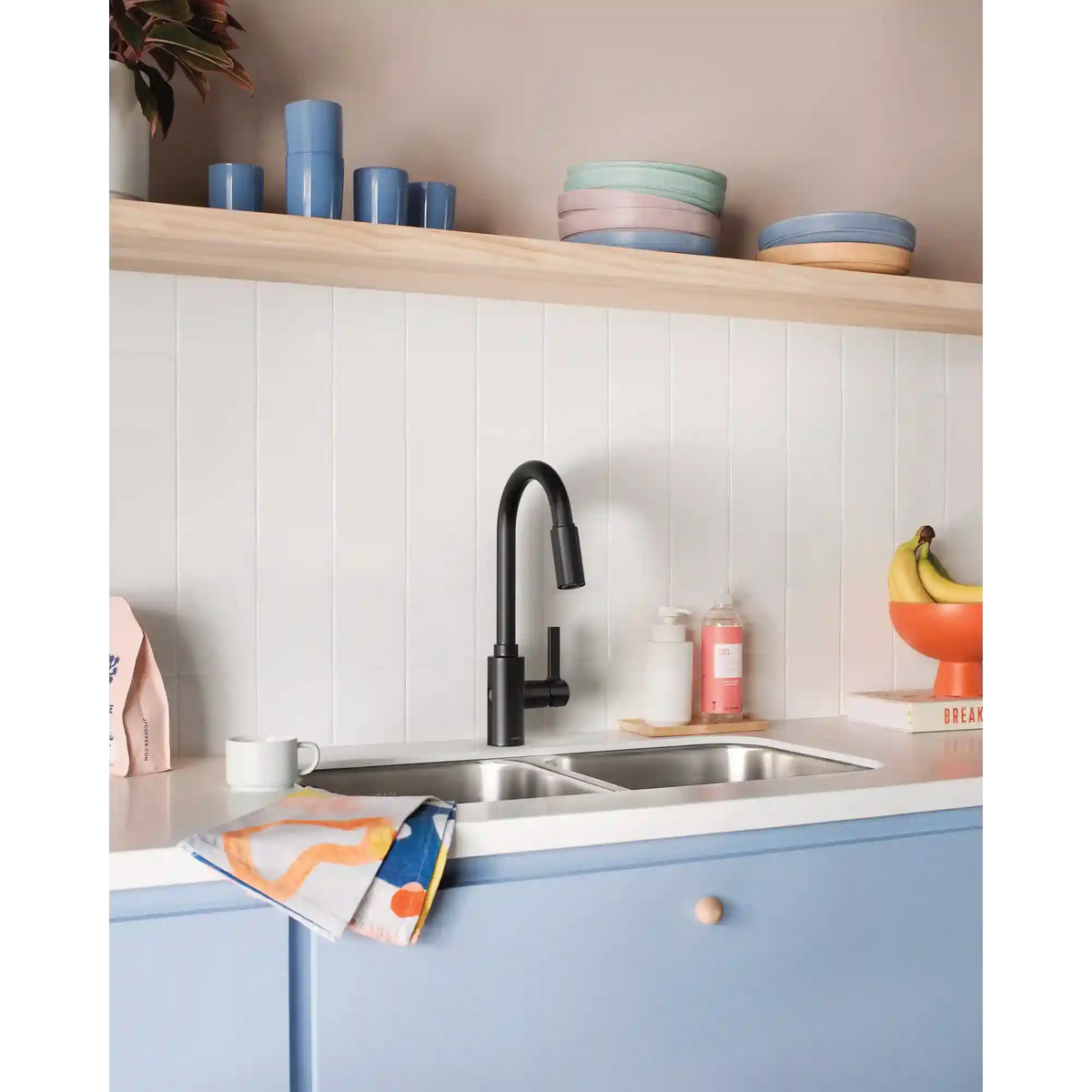 Genta LX MotionSense Wave Single Sensor One-Handle High Arc Pulldown Kitchen Faucet