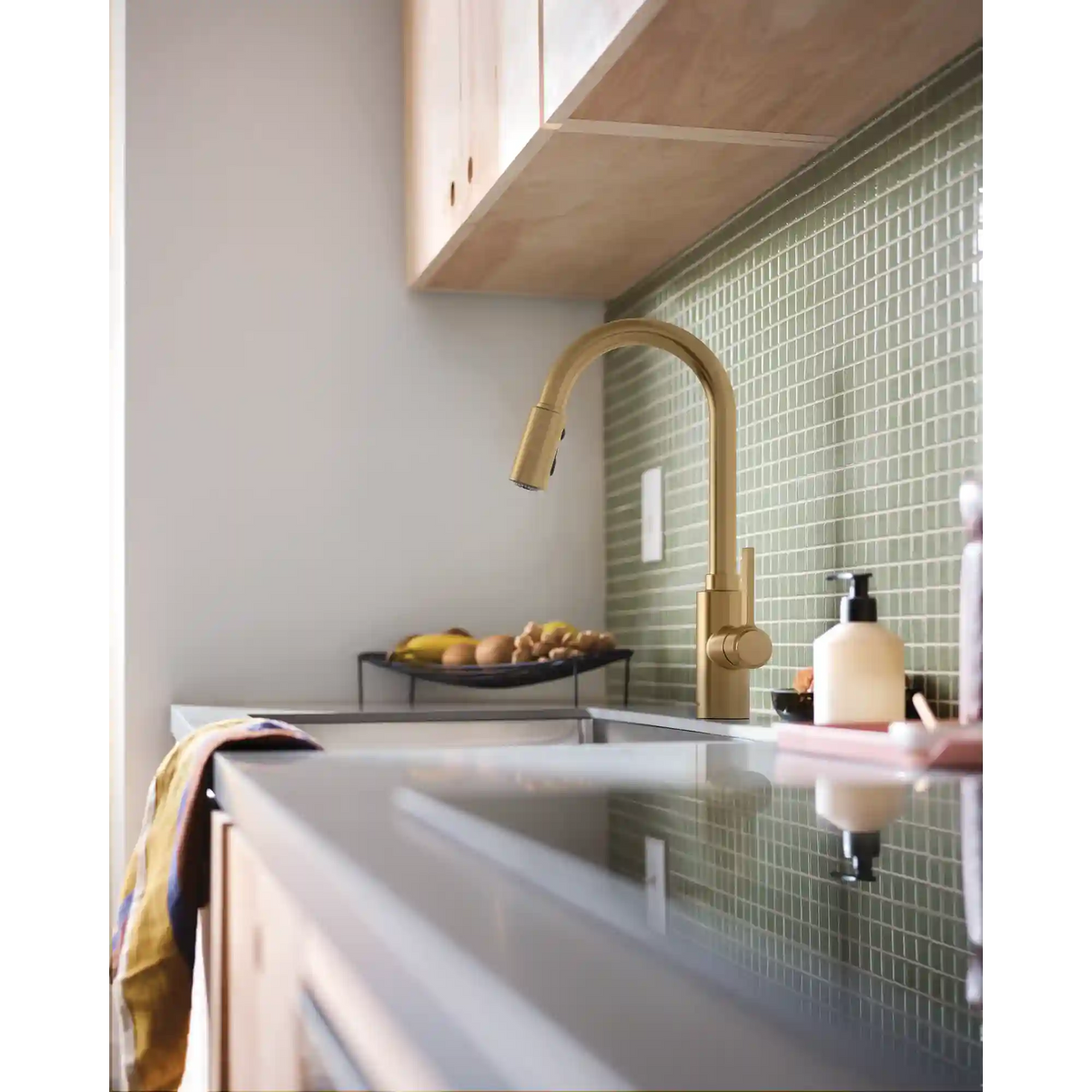 Genta LX MotionSense Wave Single Sensor One-Handle High Arc Pulldown Kitchen Faucet