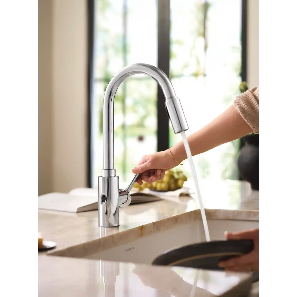 Genta LX MotionSense Wave Single Sensor One-Handle High Arc Pulldown Kitchen Faucet