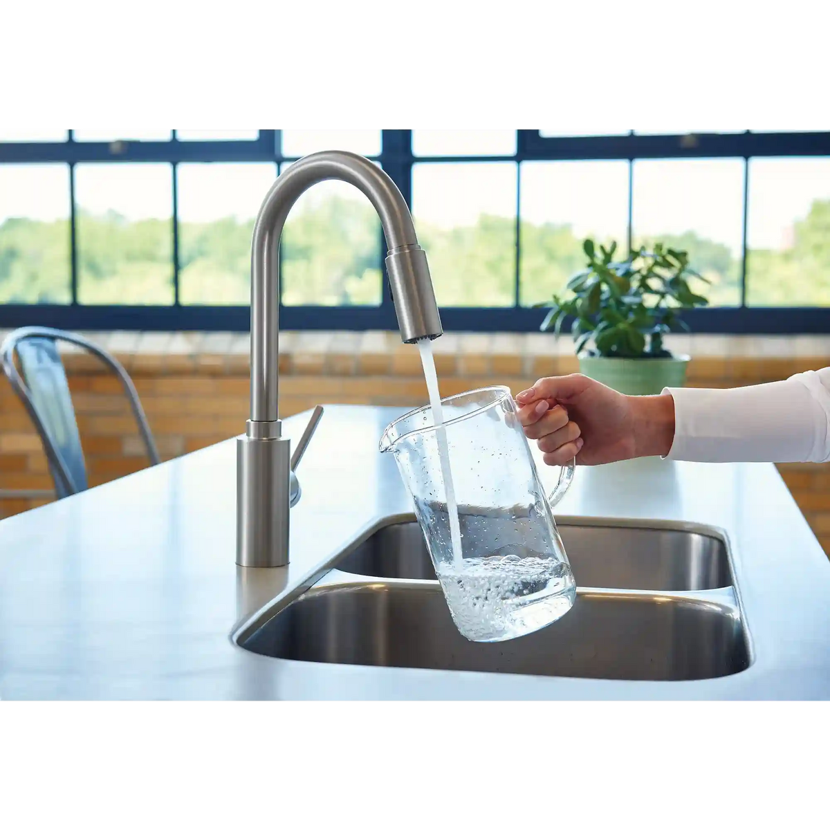Genta LX One-Handle High Arc Pulldown Kitchen Faucet