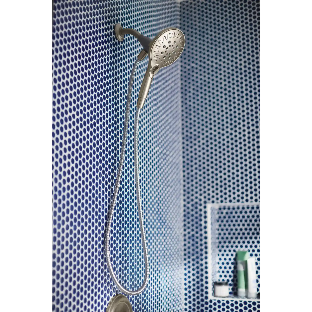 Attract(Tm) Shower Only with Magnetix