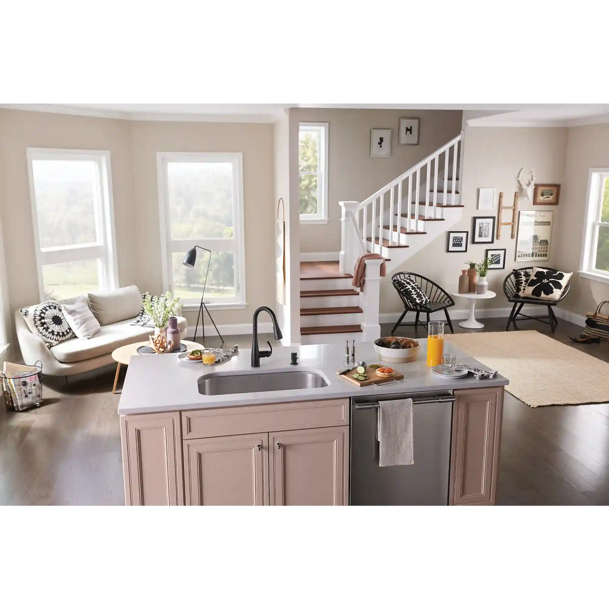 Essie One-Handle High Arc Pulldown Kitchen Faucet