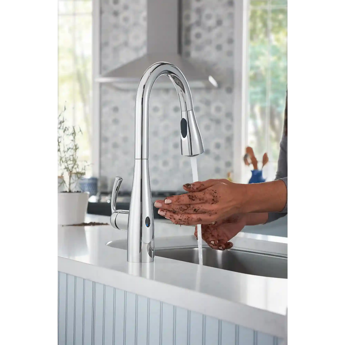 Essie MotionSense One-Handle High Arc Single Sensor Pulldown Kitchen Faucet