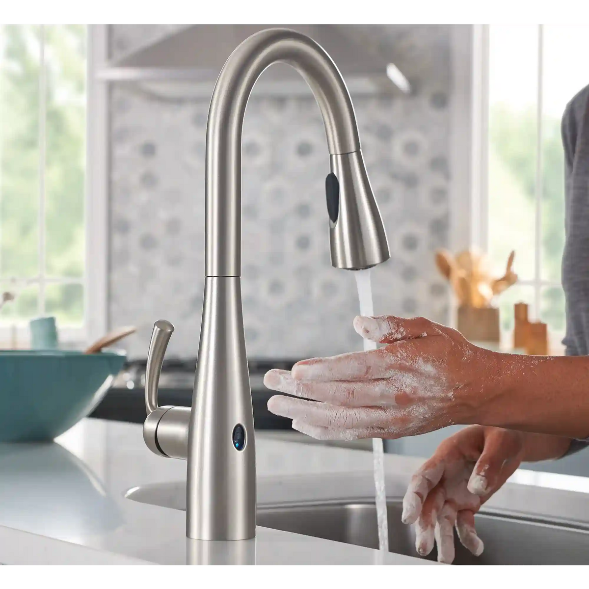 Essie MotionSense One-Handle High Arc Single Sensor Pulldown Kitchen Faucet