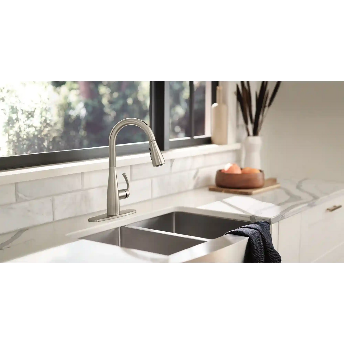 Essie Smart Faucet Voice Control One-Handle High Arc Pulldown Kitchen Faucet