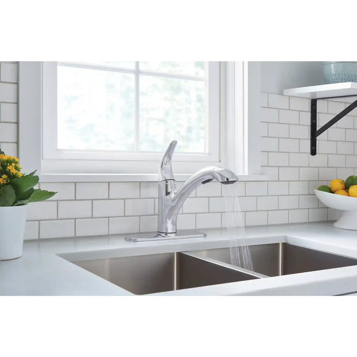 Medina One-Handle Pullout Kitchen Faucet