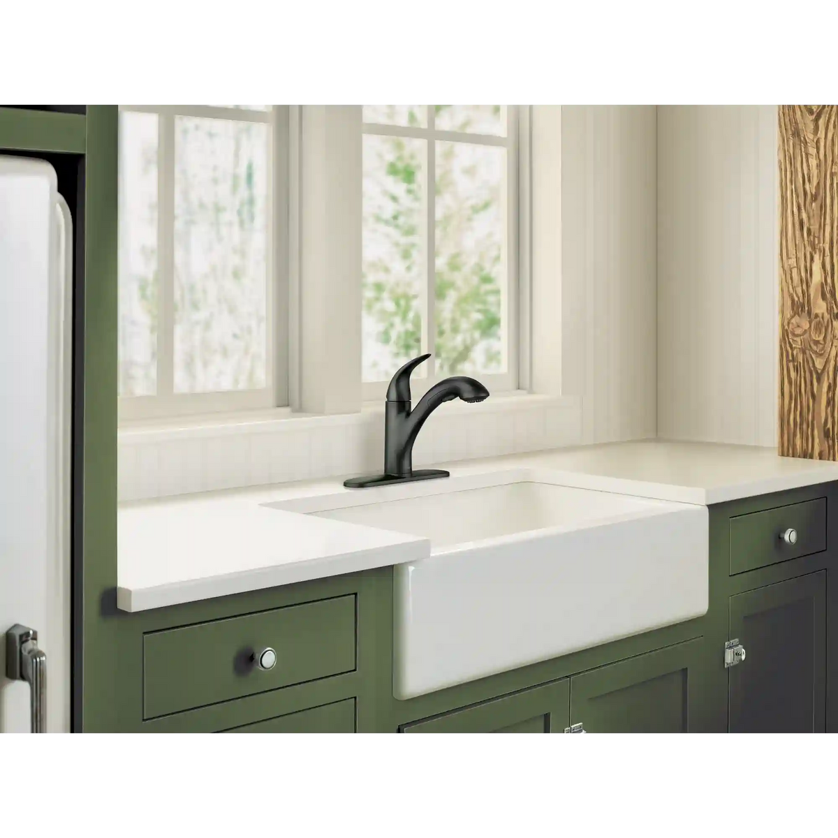Medina One-Handle Pullout Kitchen Faucet