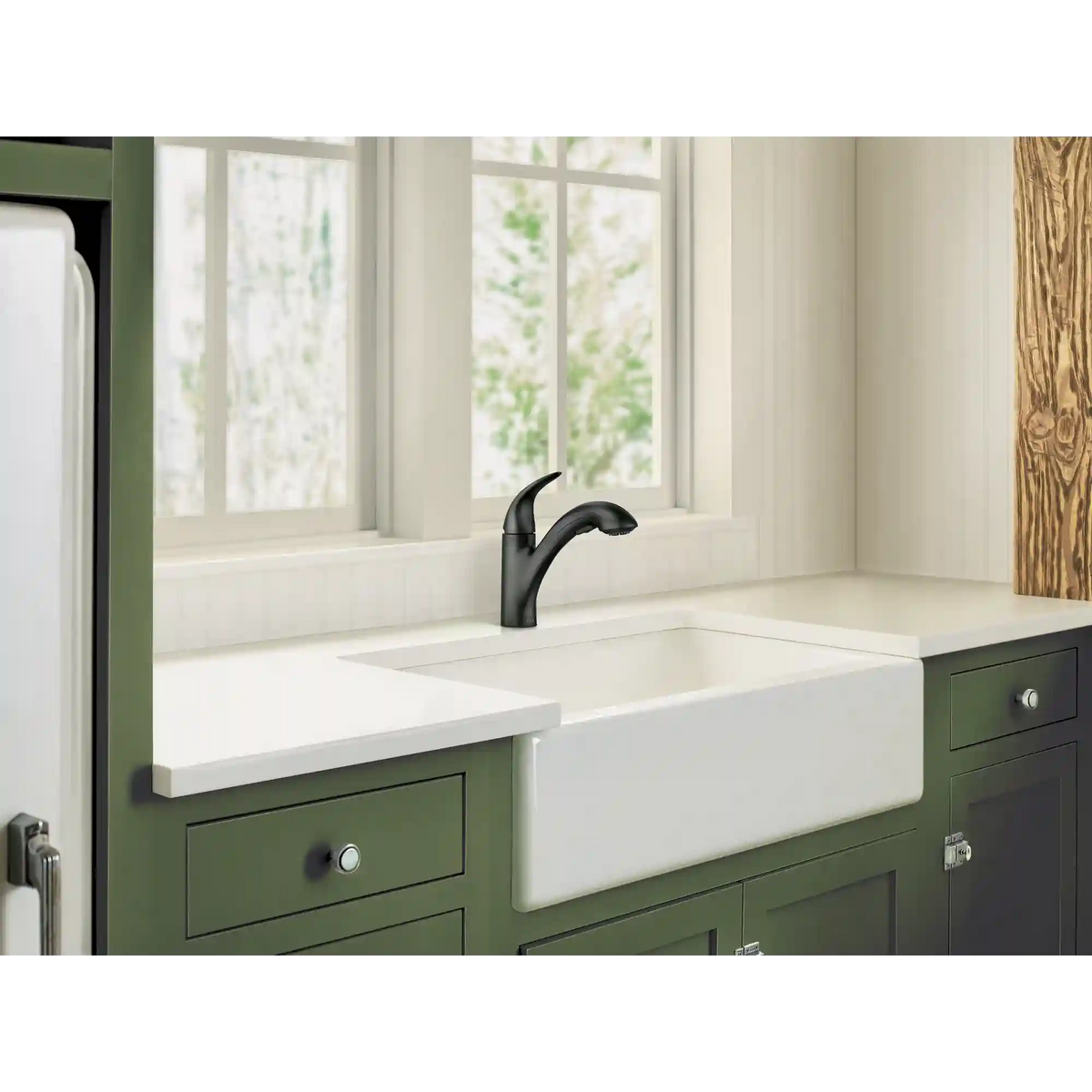 Medina One-Handle Pullout Kitchen Faucet