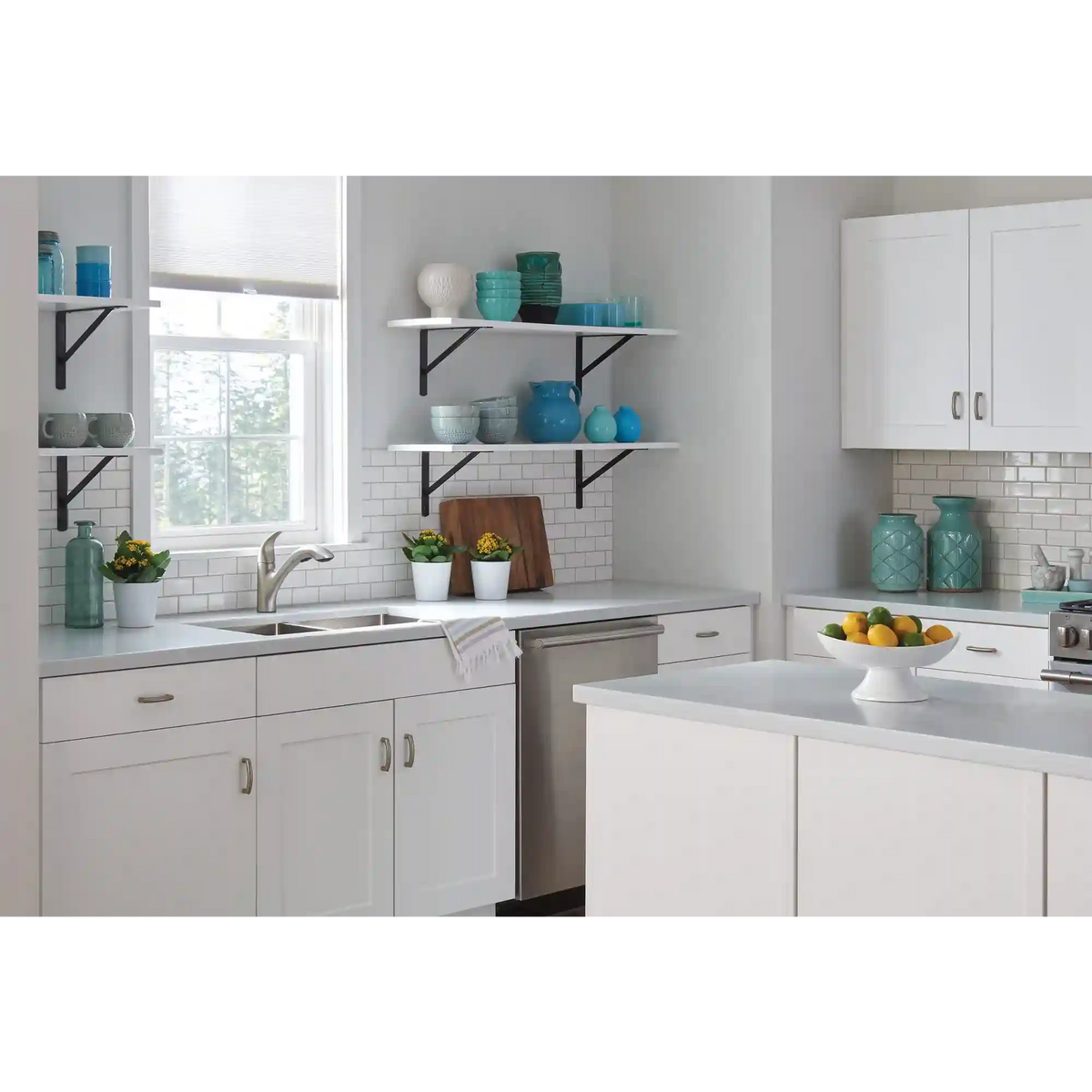 Medina One-Handle Pullout Kitchen Faucet