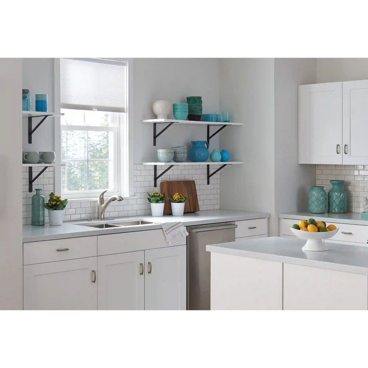 Medina One-Handle Pullout Kitchen Faucet