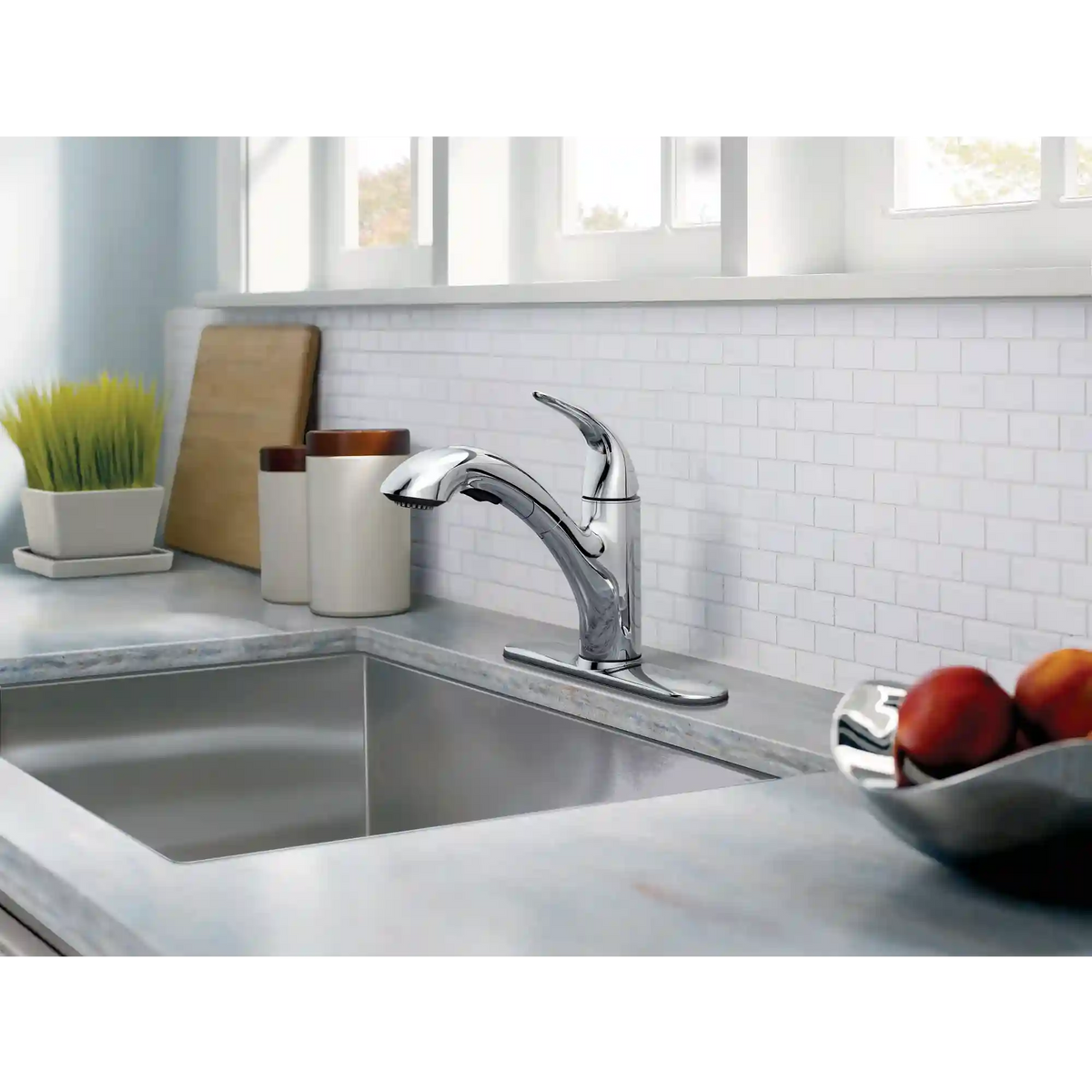 Medina One-Handle Pullout Kitchen Faucet