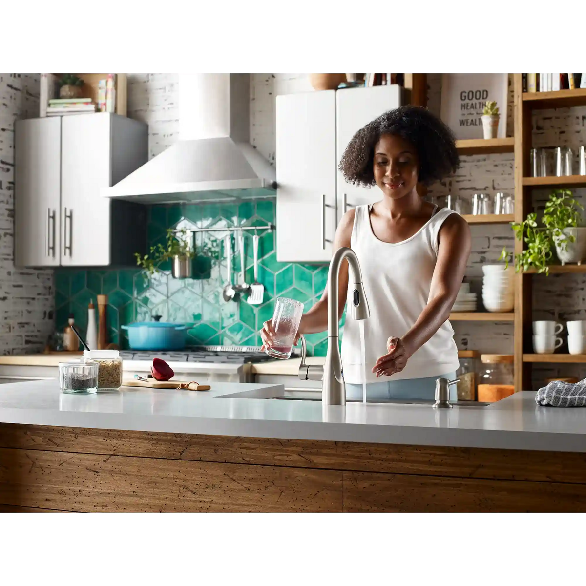 Arlo Hands Free Pulldown Kitchen Faucet