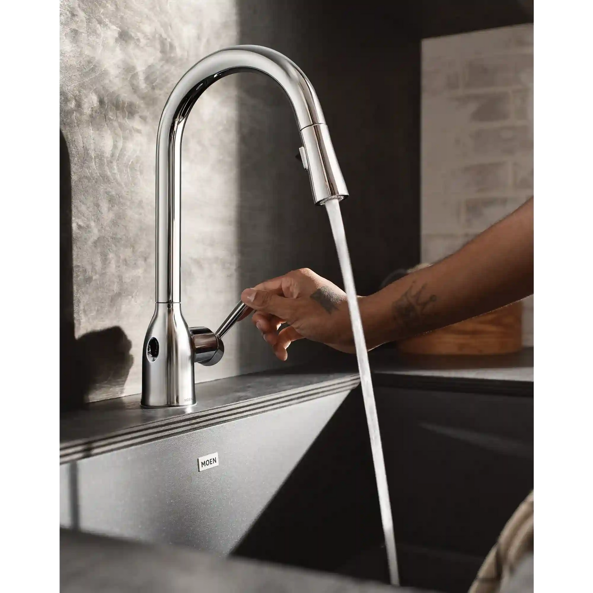 Adler MotionSense Wave Single Sensor One-Handle High Arc Pulldown Kitchen Faucet
