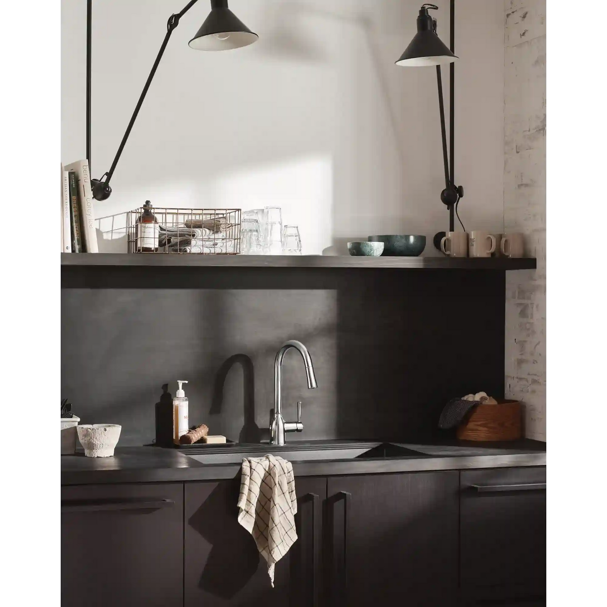 Adler MotionSense Wave Single Sensor One-Handle High Arc Pulldown Kitchen Faucet