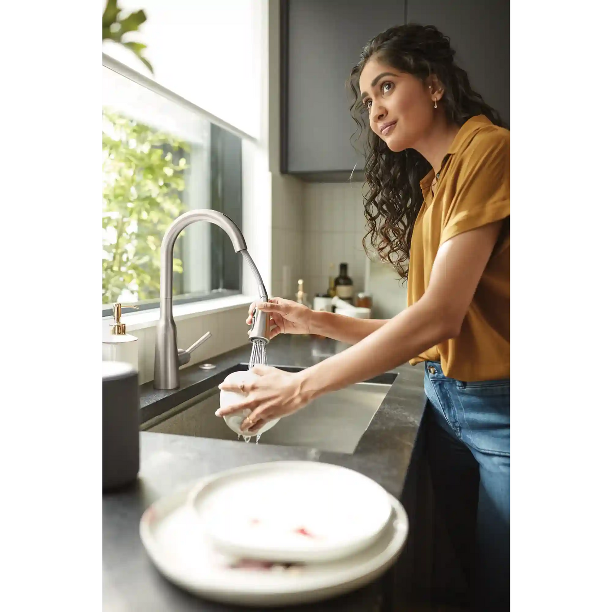 Zyla Smart Kitchen Faucet One-Handle Pulldown