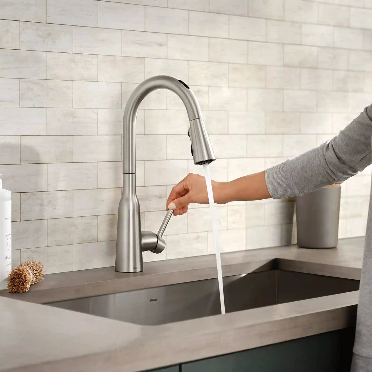 Zyla Smart Kitchen Faucet One-Handle Pulldown
