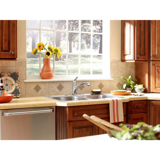 Renzo One-Handle Low Arc Pullout Kitchen Faucet