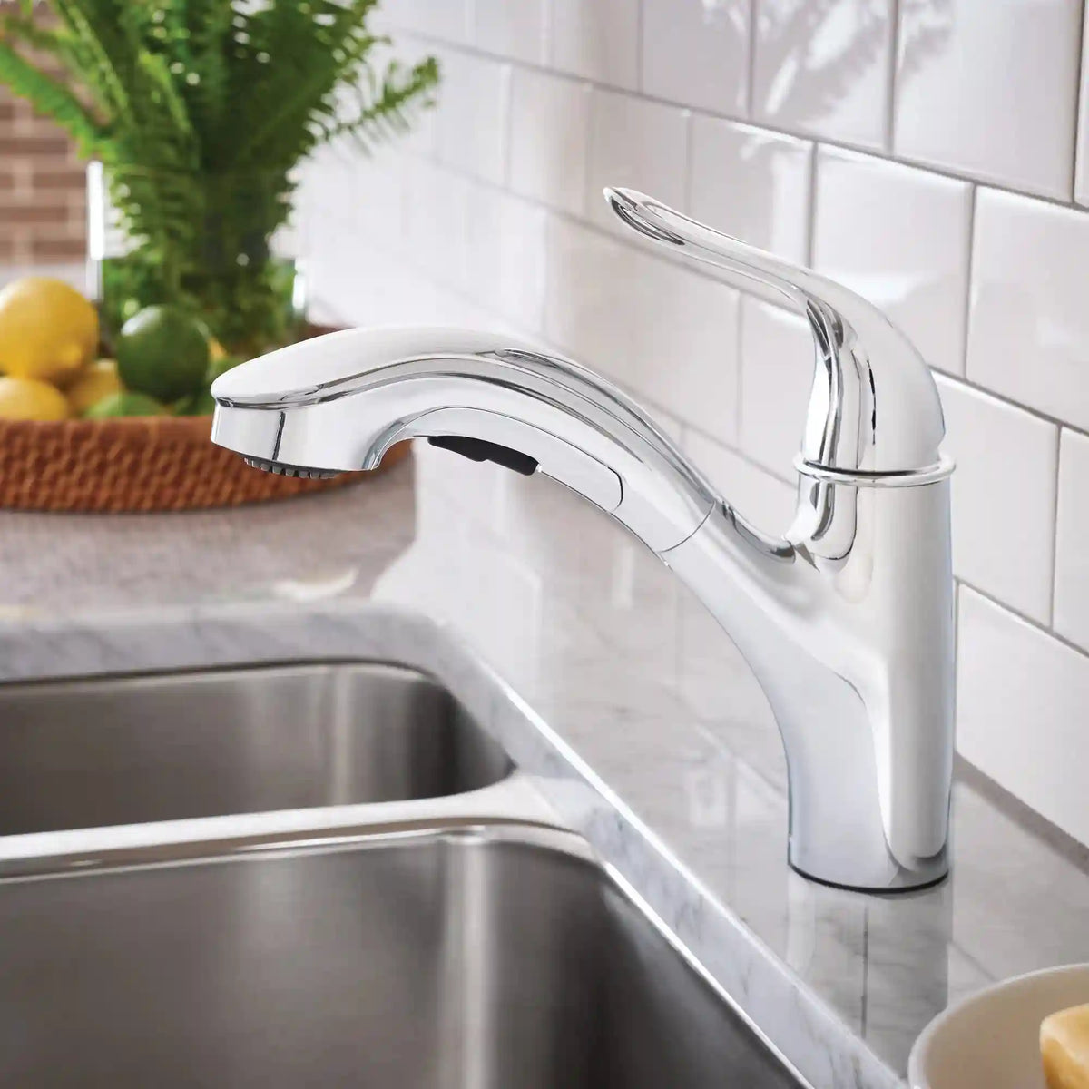 Brecklyn One-Handle Low Arc Pullout Kitchen Faucet
