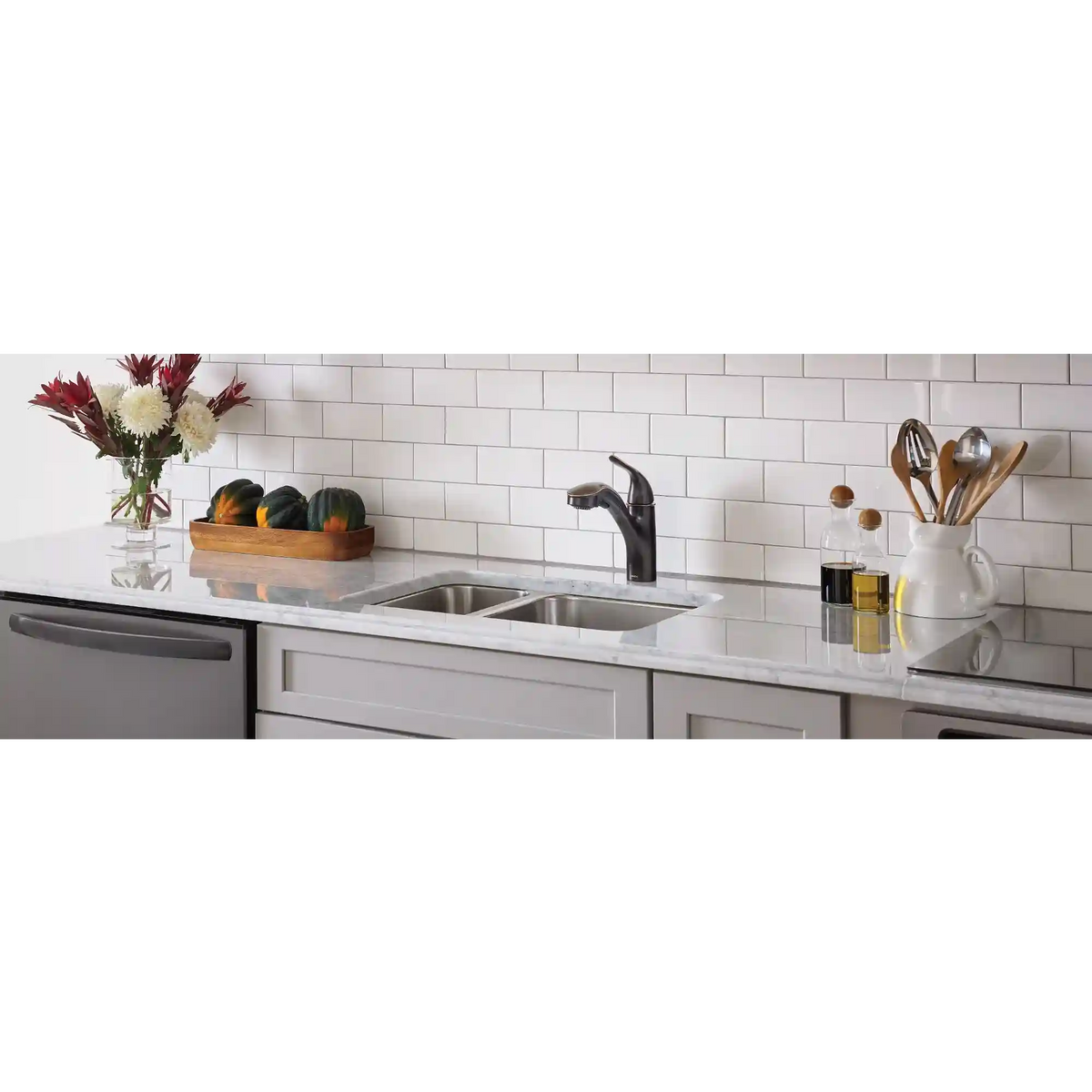 Brecklyn One-Handle Low Arc Pullout Kitchen Faucet