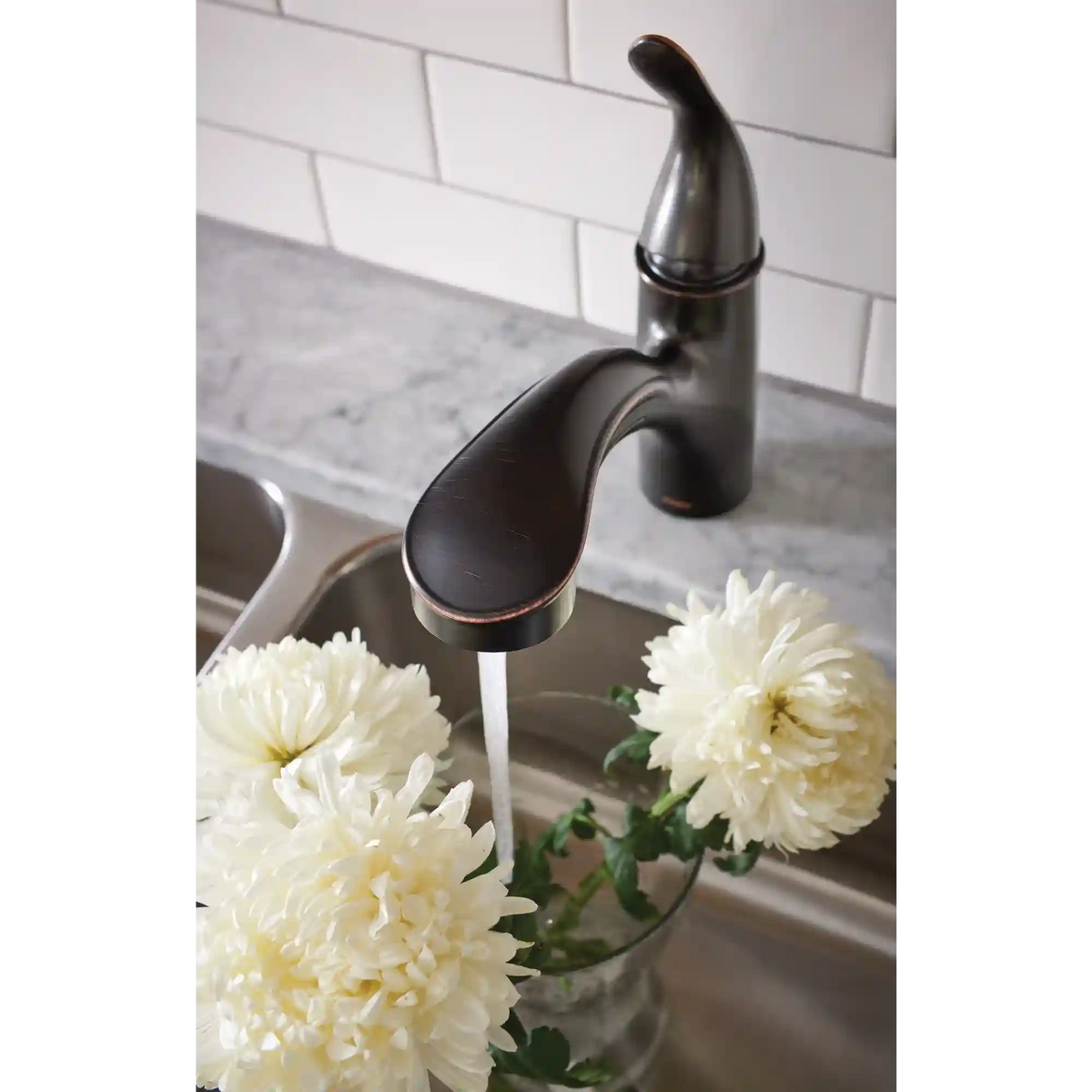 Brecklyn One-Handle Low Arc Pullout Kitchen Faucet