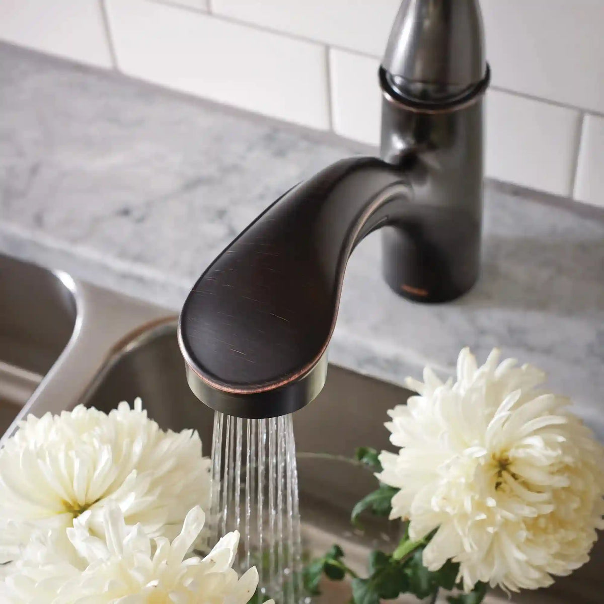 Brecklyn One-Handle Low Arc Pullout Kitchen Faucet