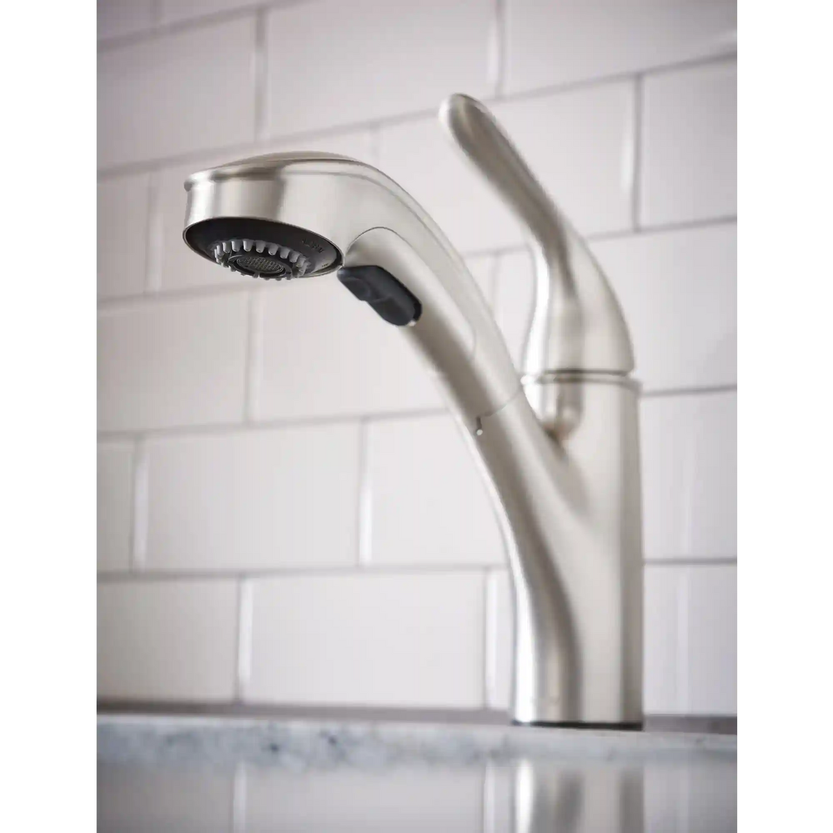Brecklyn One-Handle Low Arc Pullout Kitchen Faucet