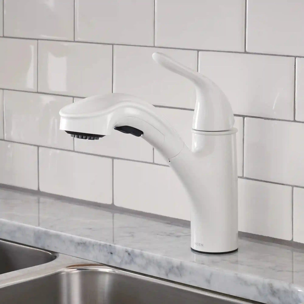 Brecklyn One-Handle Low Arc Pullout Kitchen Faucet