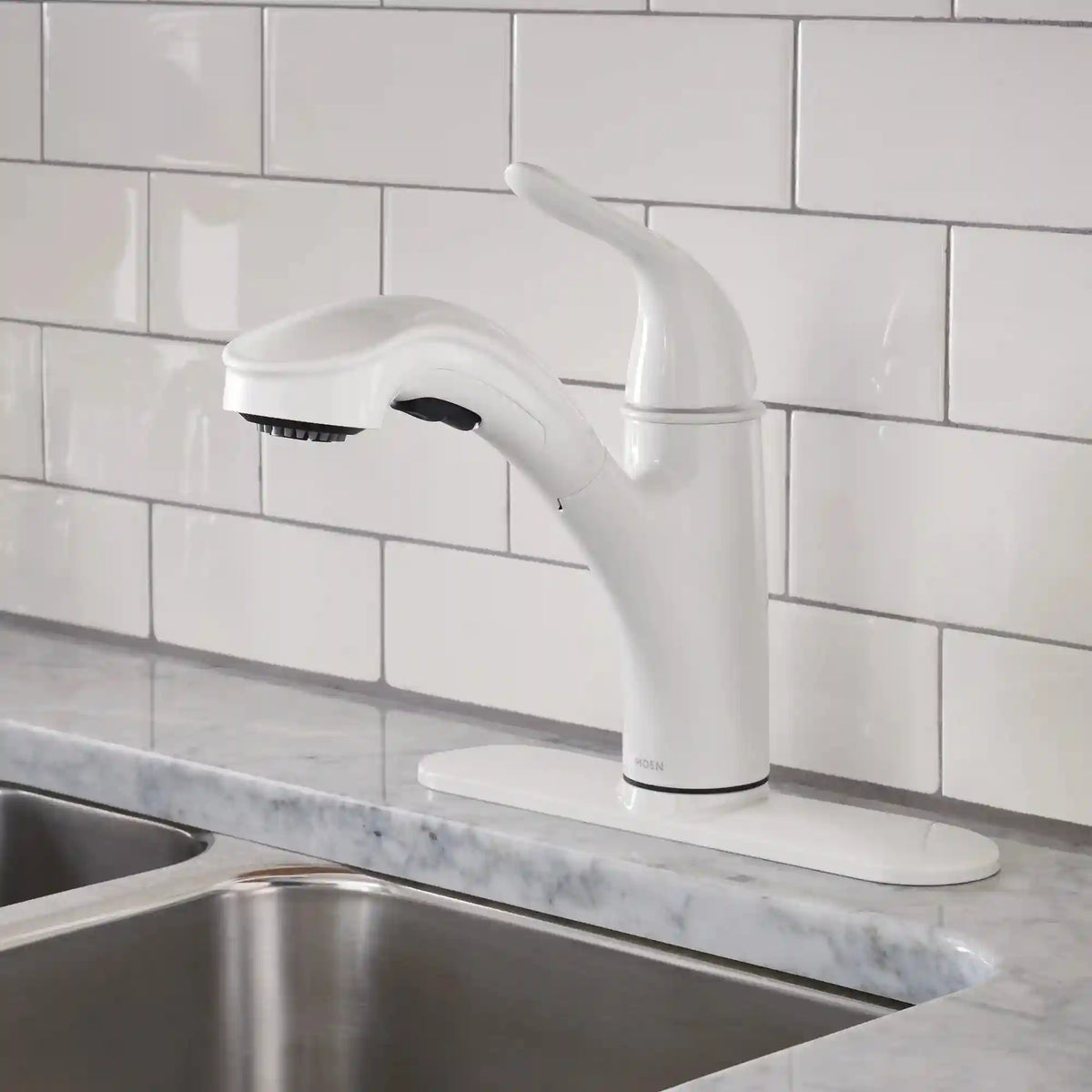 Brecklyn One-Handle Low Arc Pullout Kitchen Faucet