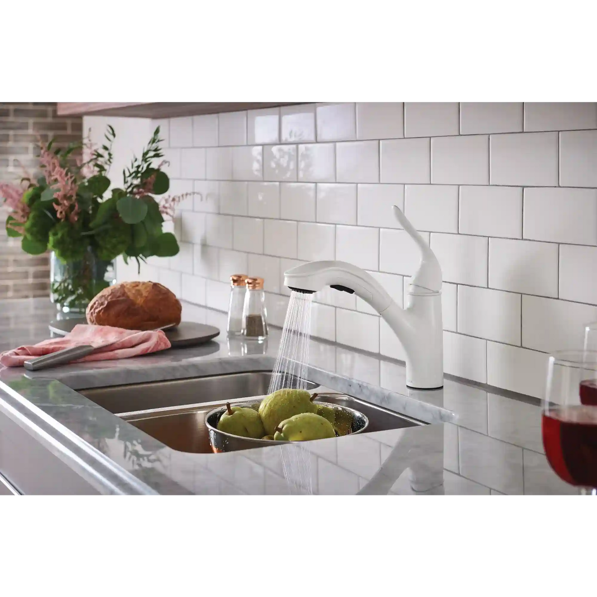 Brecklyn One-Handle Low Arc Pullout Kitchen Faucet